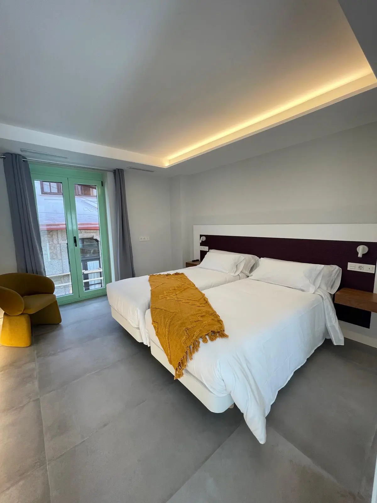 Habitación de Valentin@s con dos camas individuales